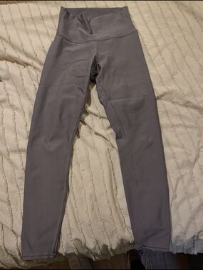 ALO Yoga Airlift Lilac Gray
